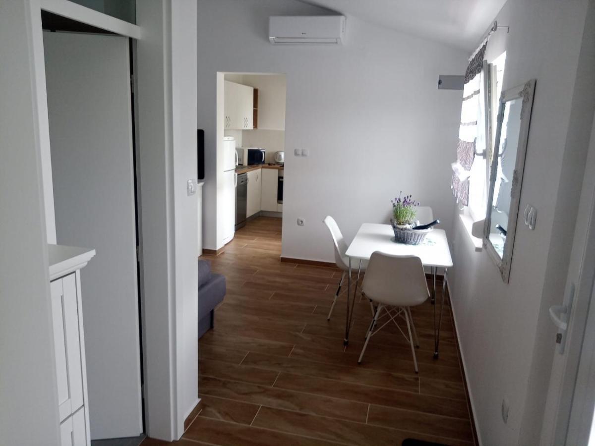 Apartmani Sol Vlasici Đảo Pag Ngoại thất bức ảnh