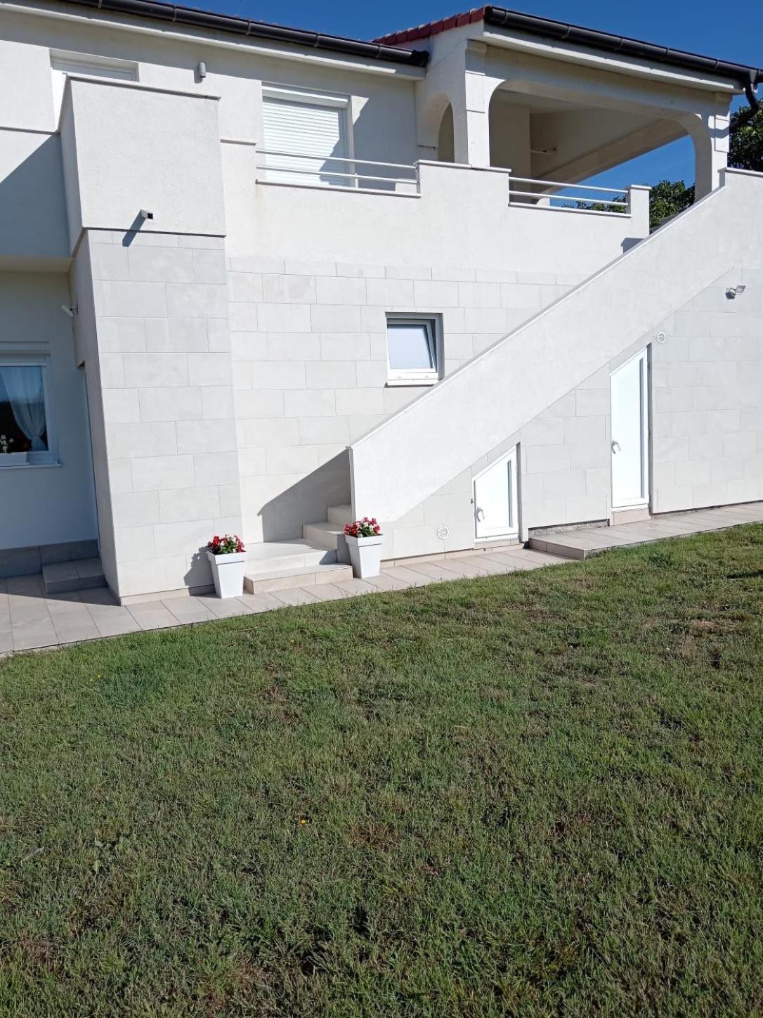 Apartmani Sol Vlasici Đảo Pag Ngoại thất bức ảnh